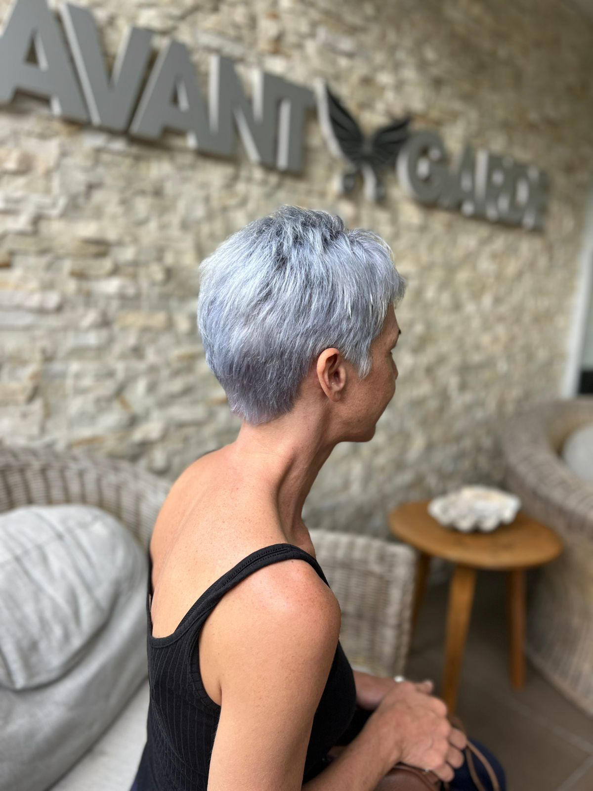 avant-garde-coiffeur-visagiste-nouméa-1